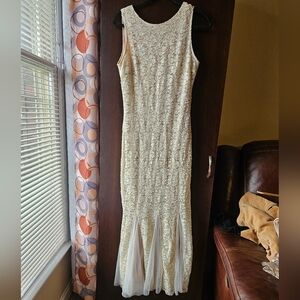 Elegant Cream Lace Sleeveless Dress